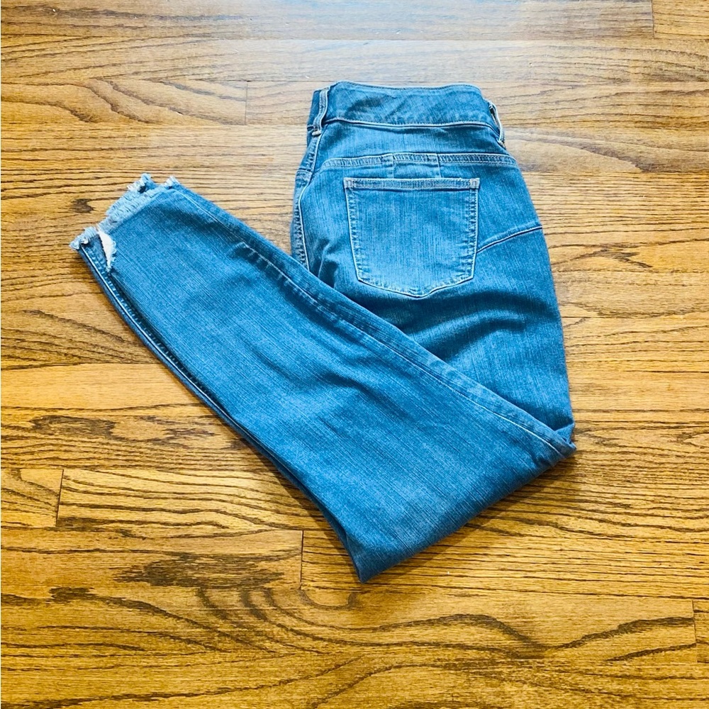 Torrid Distressed Jeans Great Stretch Bombshell Blue Skinny Jeans - Picture 3 of 5